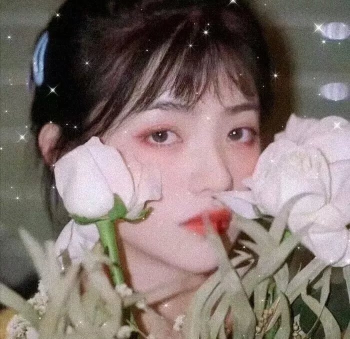 隔楼女孩：我们之间的层距 海报